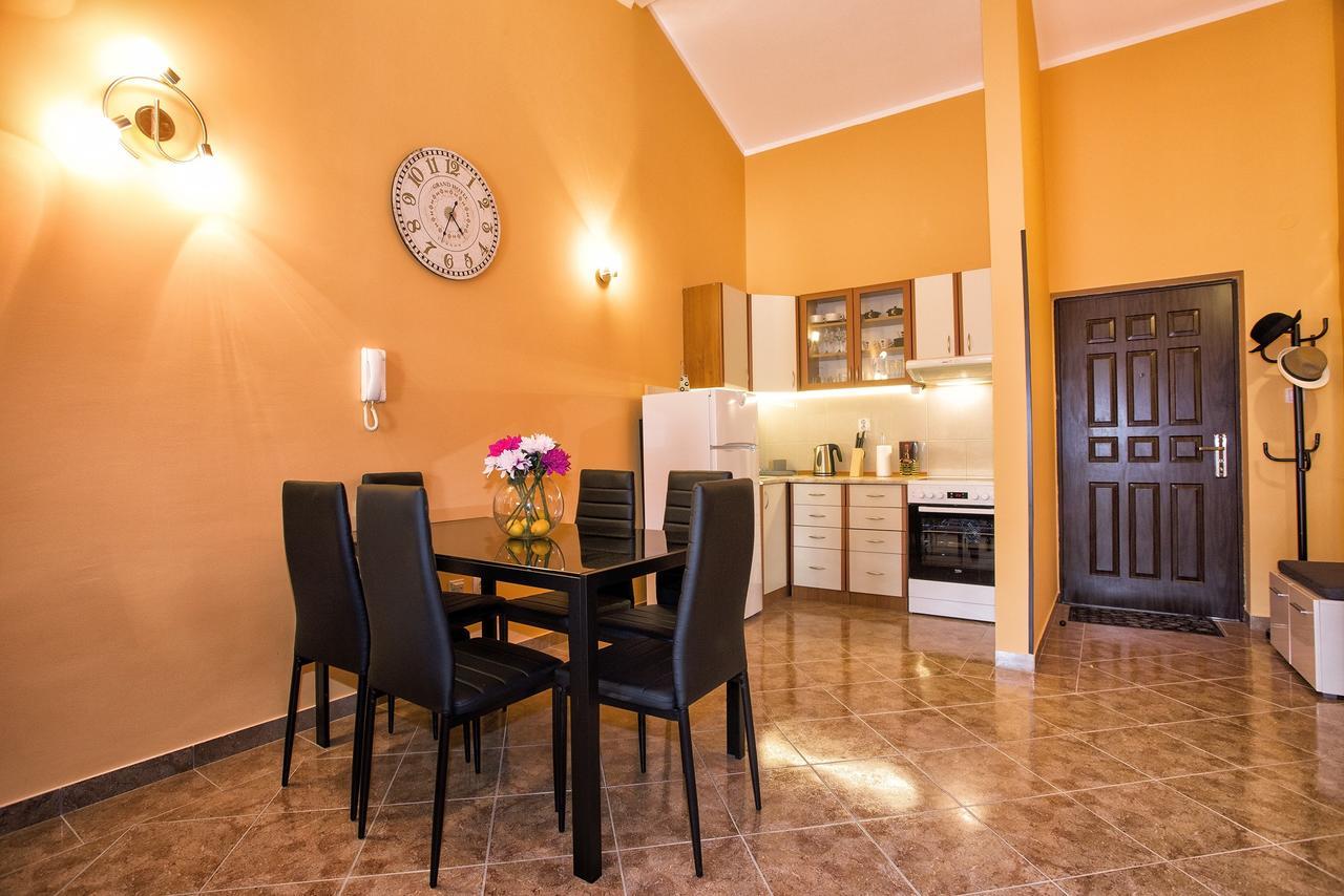 Apartment Sun Village Goran تْشيرسيك نوفي المظهر الخارجي الصورة